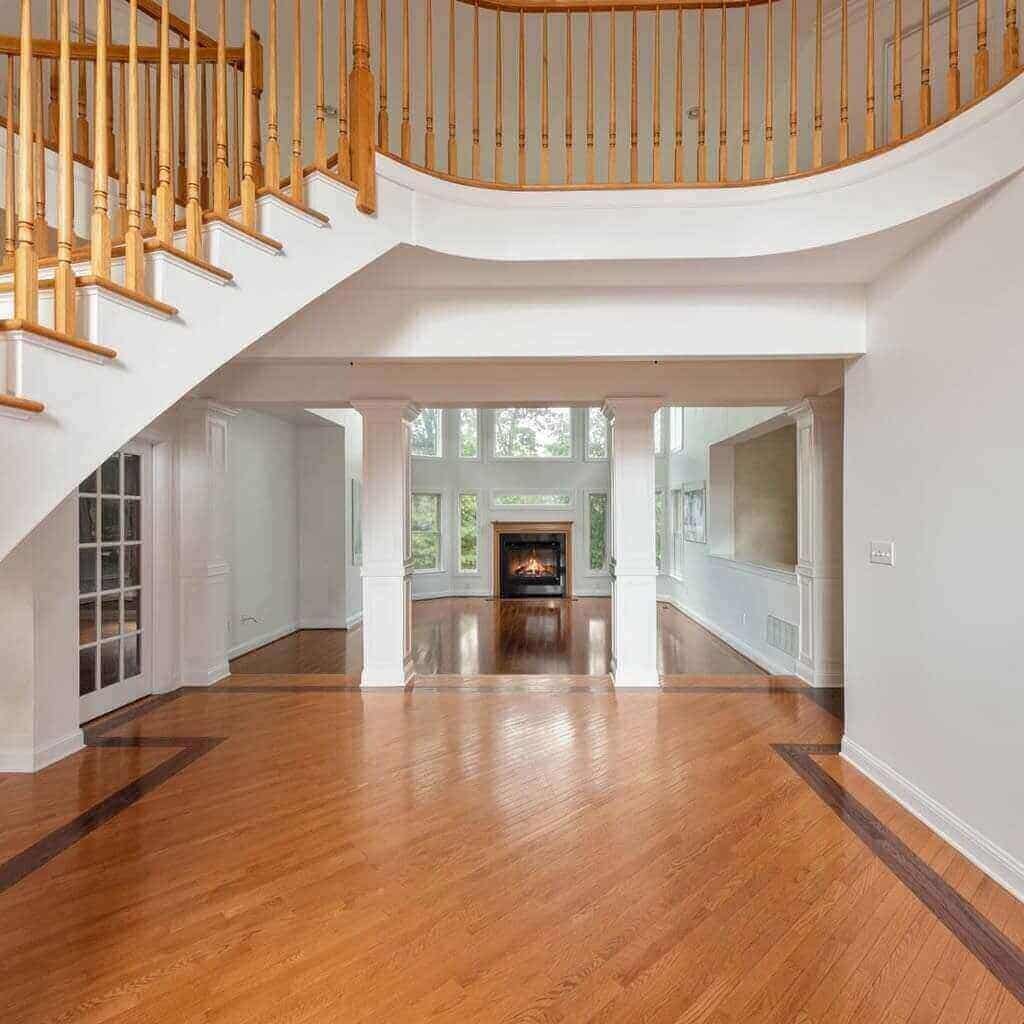 Custom Hardwood Flooring & Decorative Inlay